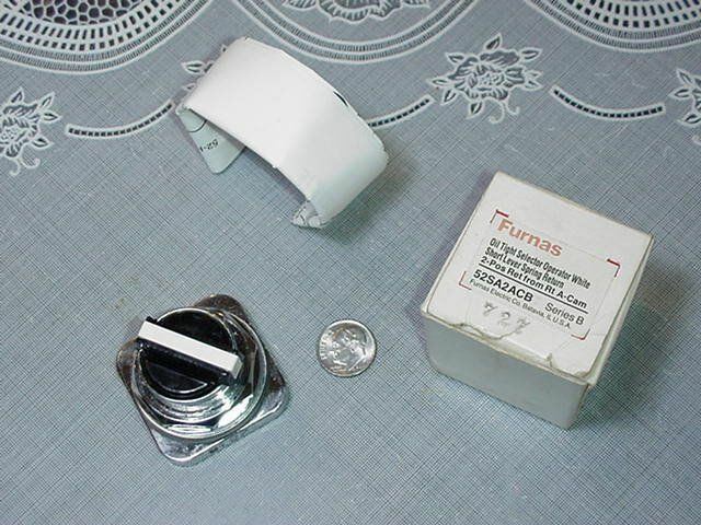 Furnas 52SA2ACB Oil Tight Selector Operator White Short Lever Spring Return NEW!