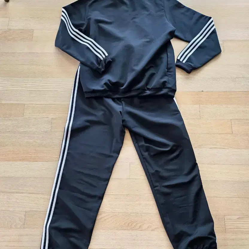 Adidas XL Training Set - Black, Lightweight & Comfortable Official