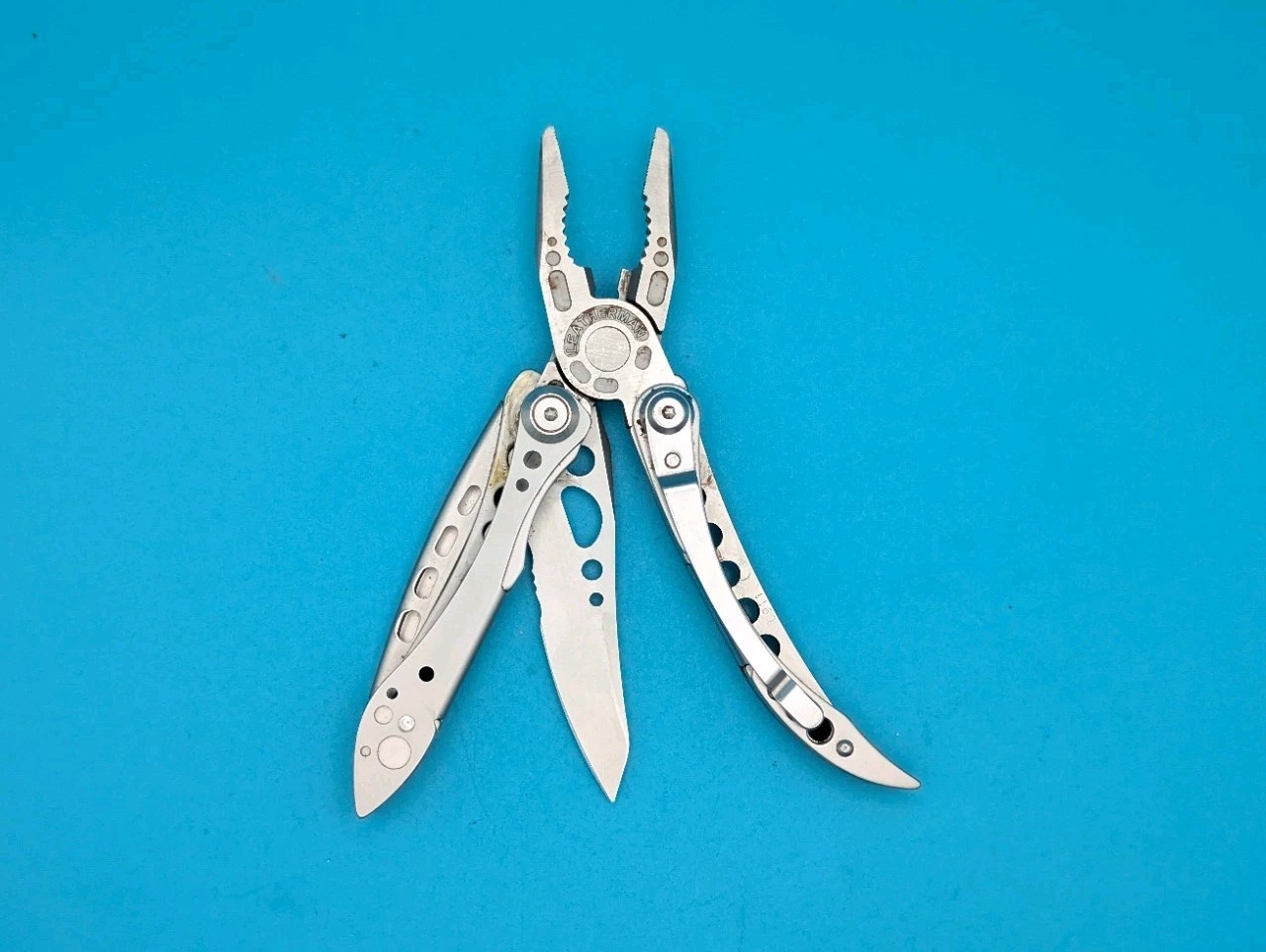 Leatherman Freestyle Multi-Tool - Discontinued - FAST SHIPPING! USED/RUST
