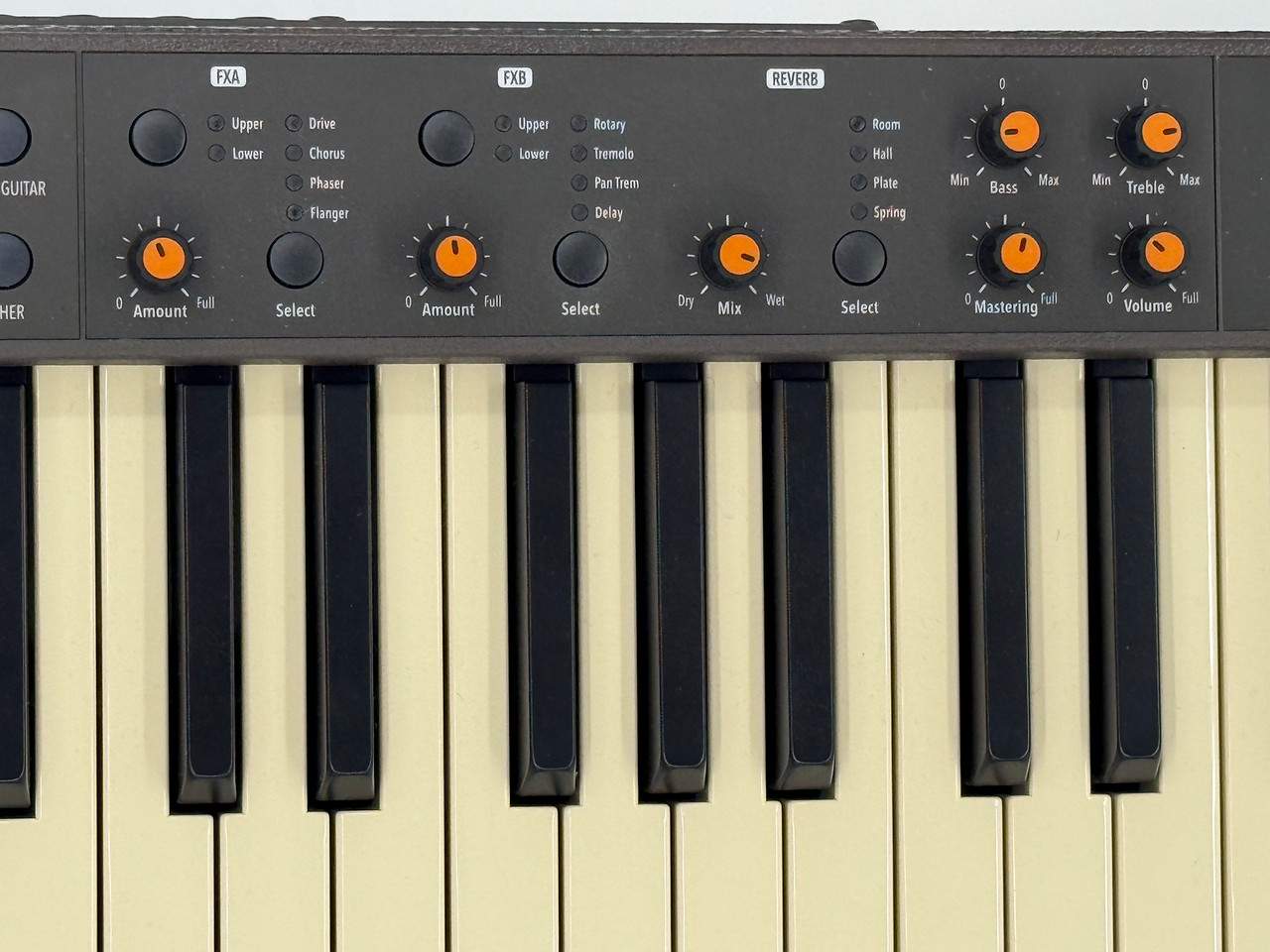 StudioLogic Numa Compact SE 88 Note Semiweighted Keyboard