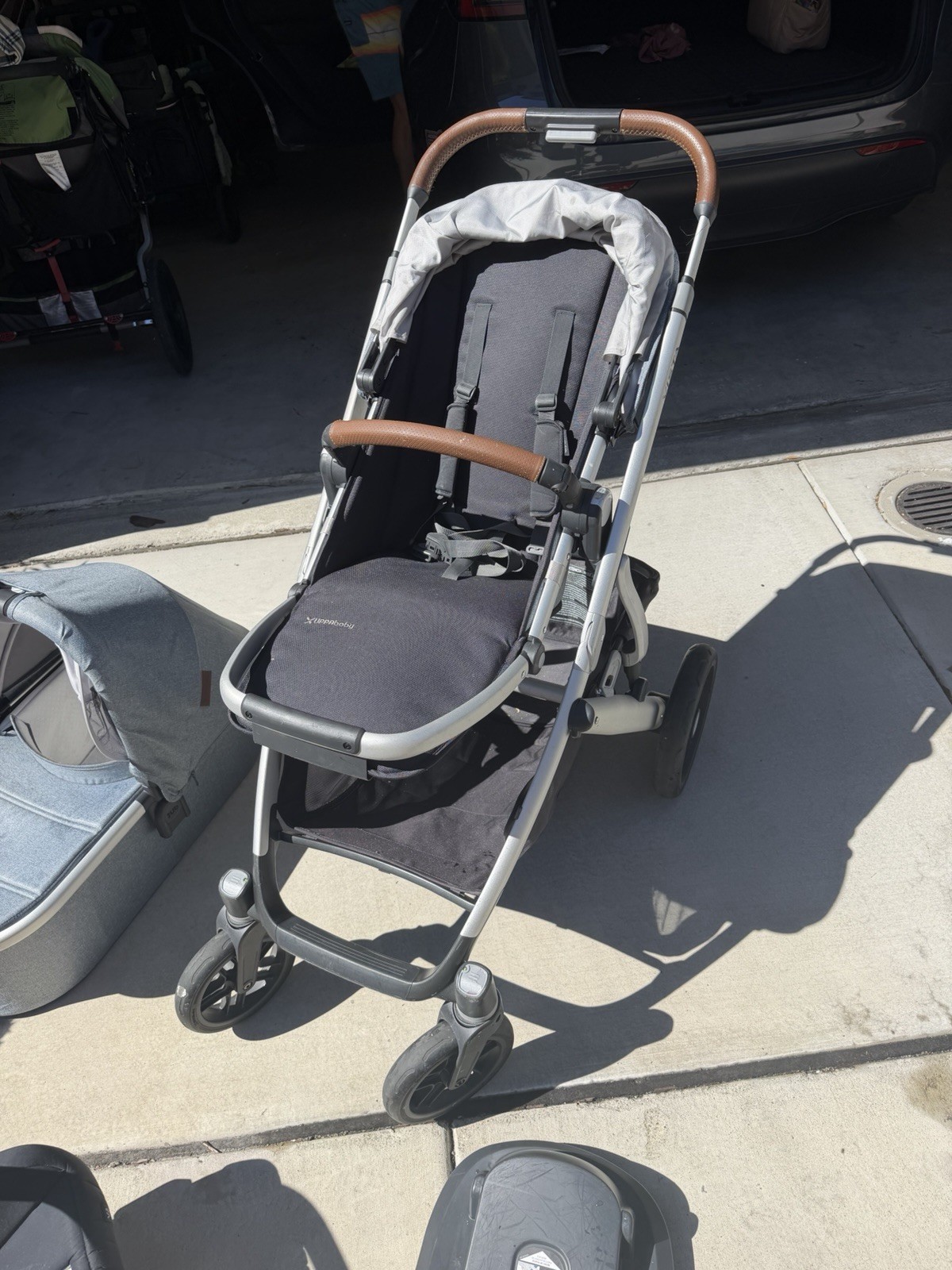 UPPAbaby Gray Single Stroller w/ Canopy & Bumper Bar, Reclining Seat + bassinet