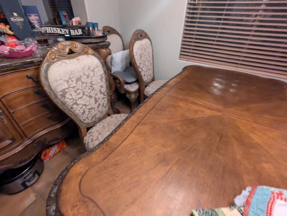 Aico Oak Table &Chairs (OPEN TO OFFERS) (READ DESCRTIPTION)
