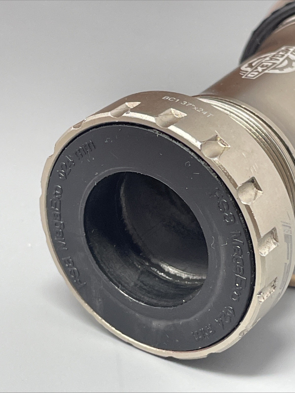 FSA Mega Exo Bottom Bracket Cartridge Sealed English Threaded Gold