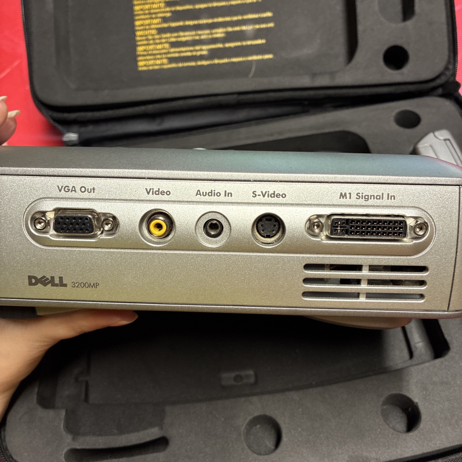 Dell 3200MP DLP Multimedia Home Theater HD Front Projector - With Case & Remote