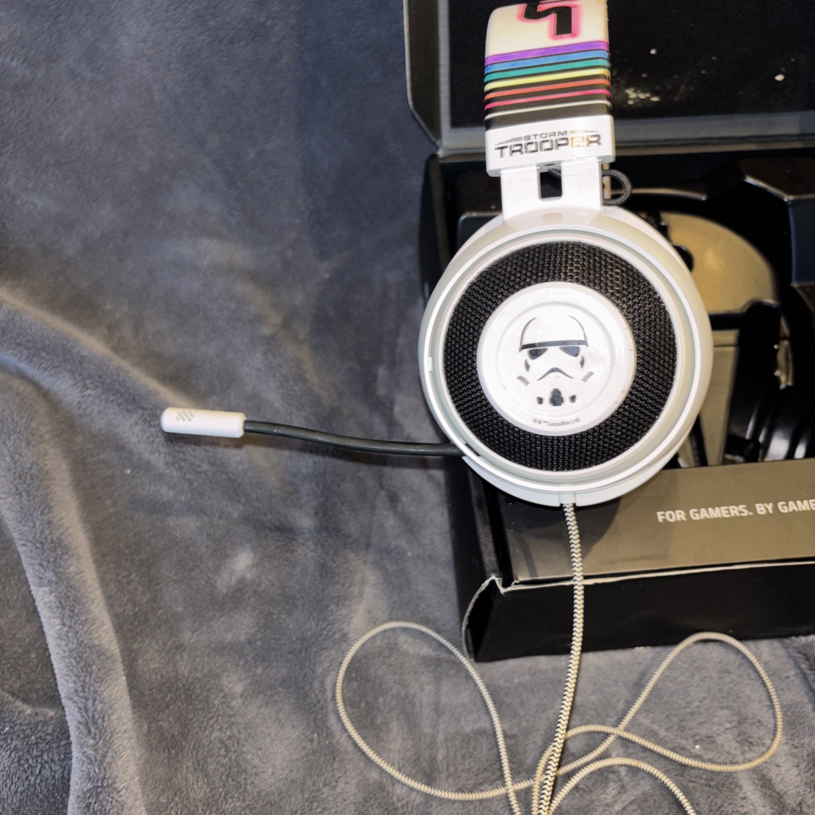 Razer Kraken Multi-Platform Wired Gaming Headset Star Wars Stormtrooper Edition