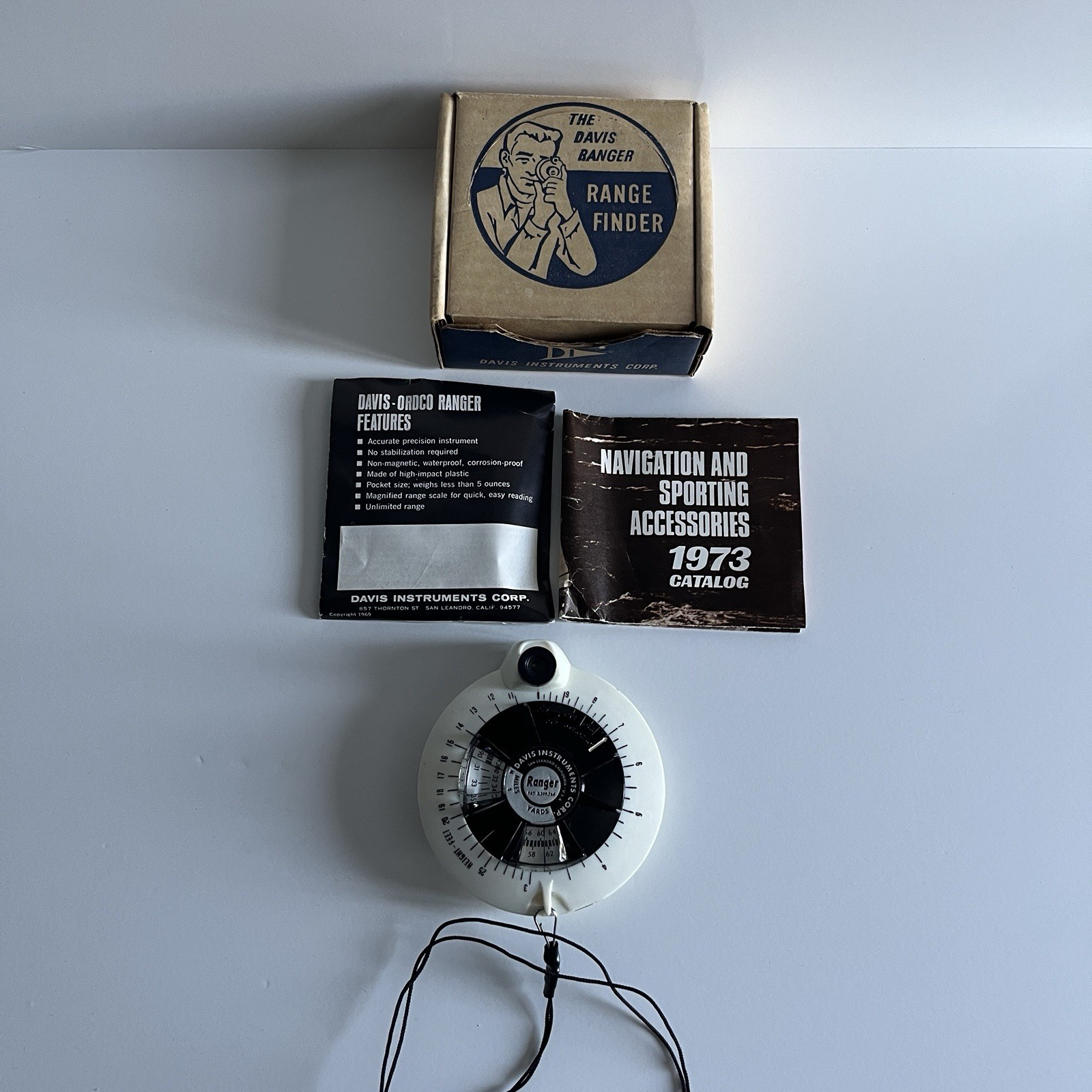 Vintage 1969 Davis Instruments Range Finder w/ Manual, Brochure, & Box