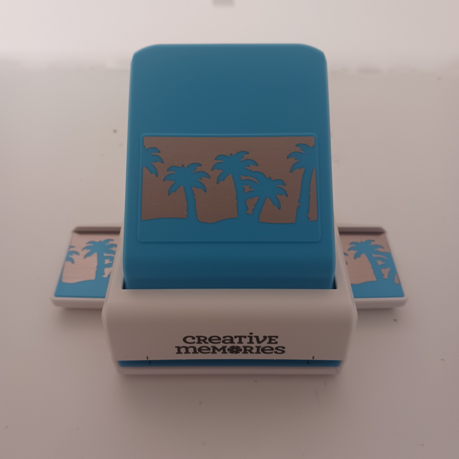 Creative Memories Decorative Border Punch Palm Trees