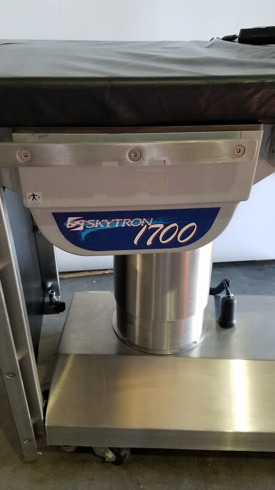 Skytron 1700 Surgical Table With Hand Control