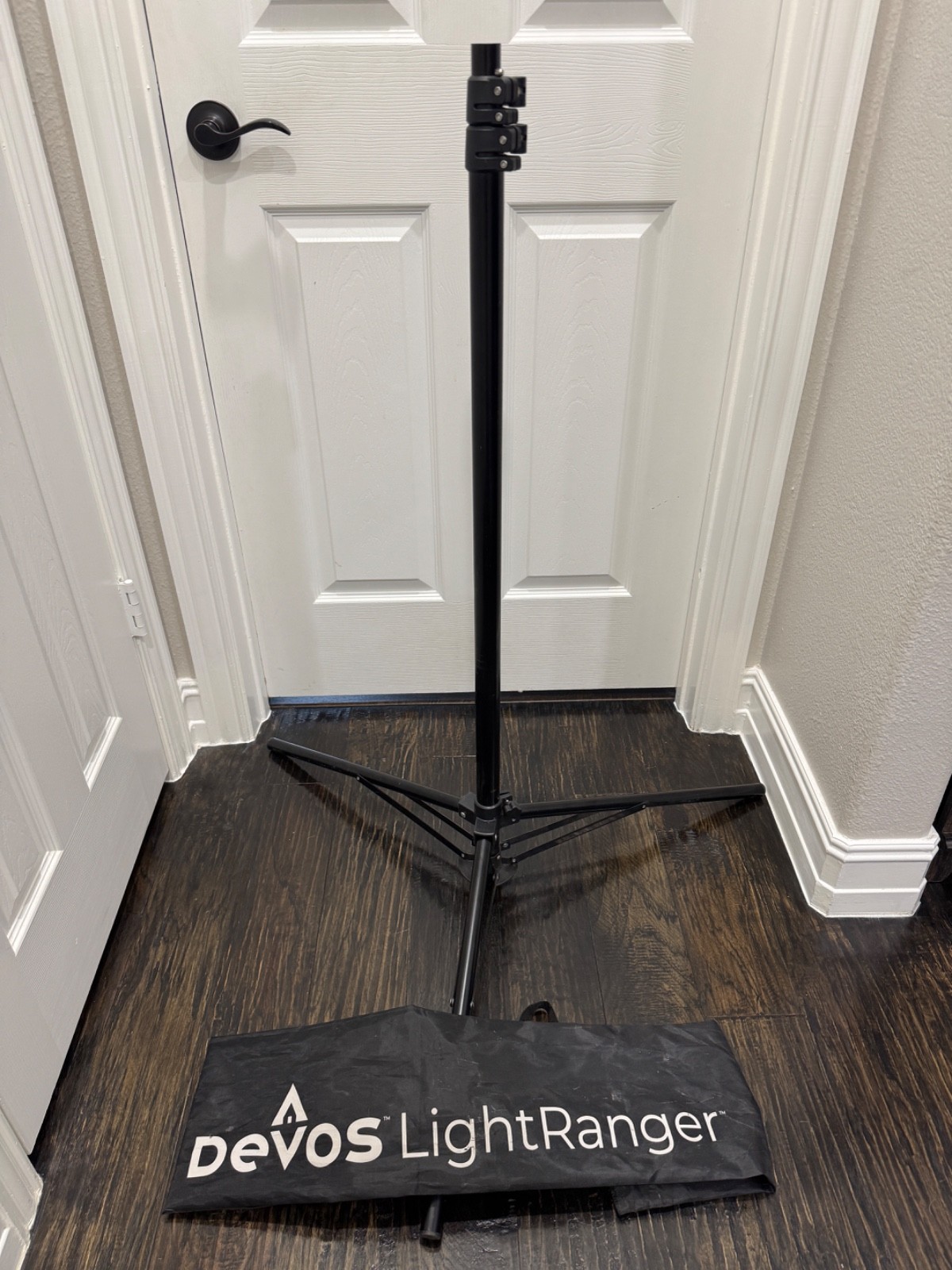 DeVos LightRanger Telescoping Tripod Stand (Light Head not included)