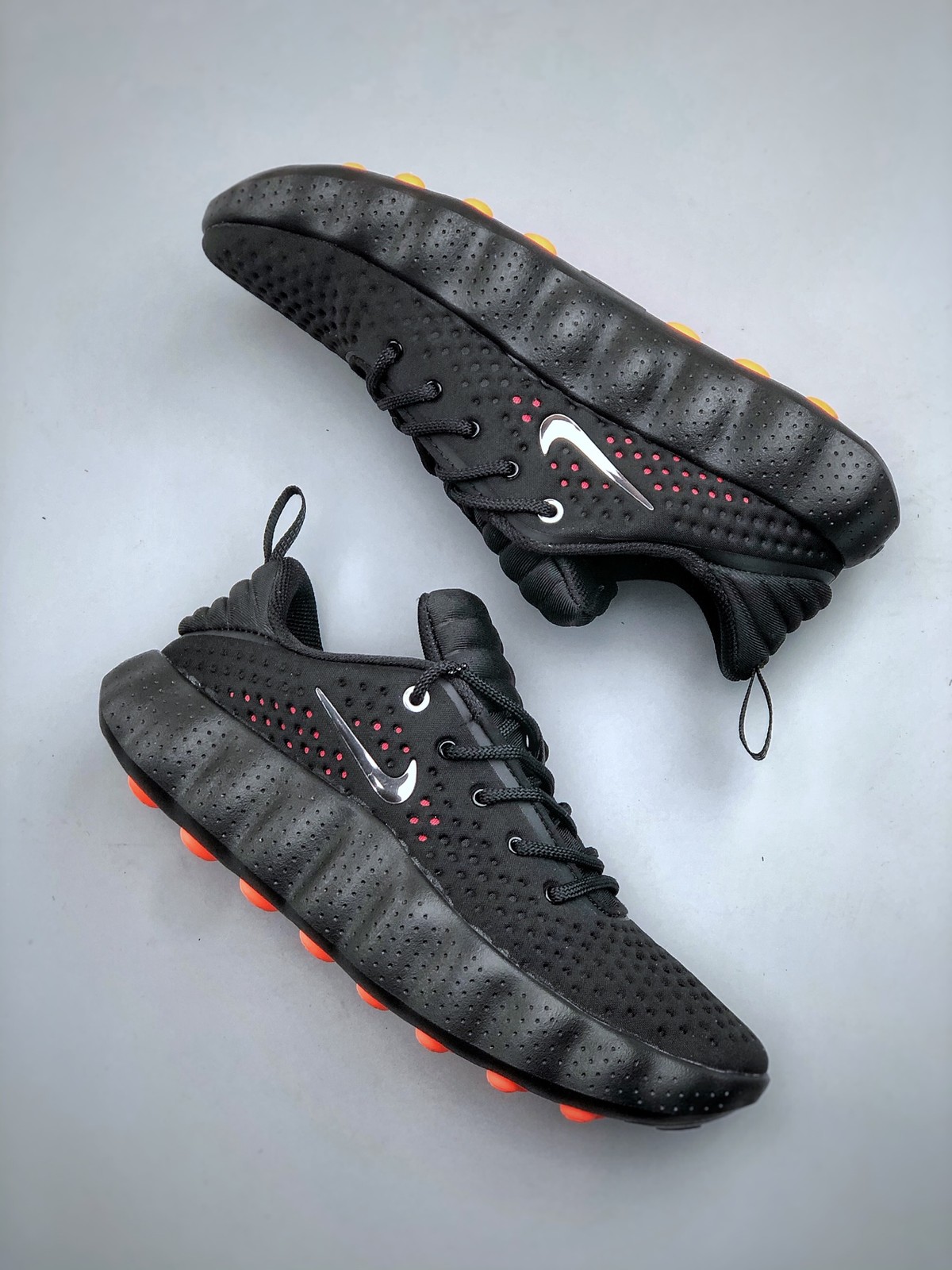 NK Mind 002 Black Hyper Crimson HQ4308-001 New Men Size with Box