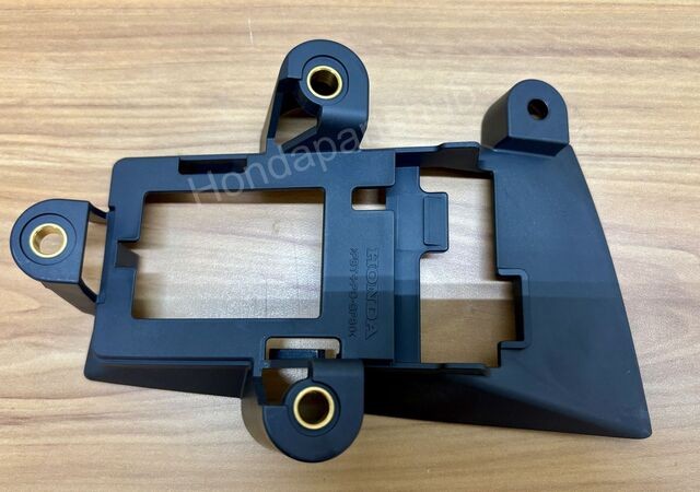 17-22 HONDA CR-V RIGHT (PASSENGER) Mount Bracket (36932-TLA-A01)
