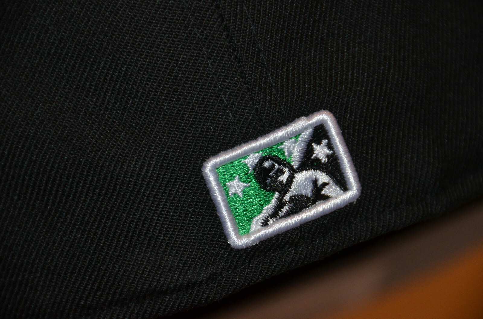 New Era 59Fifty MiLB Throwback Clinton LumberKings Hat (Size 7) Black Green