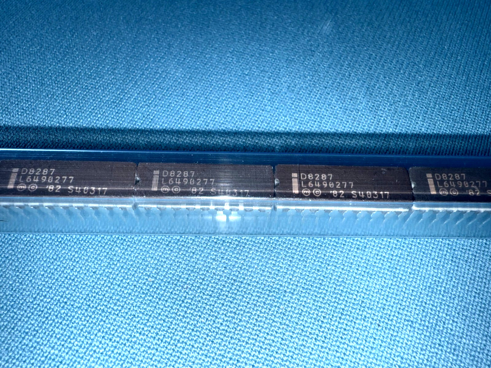 D8287