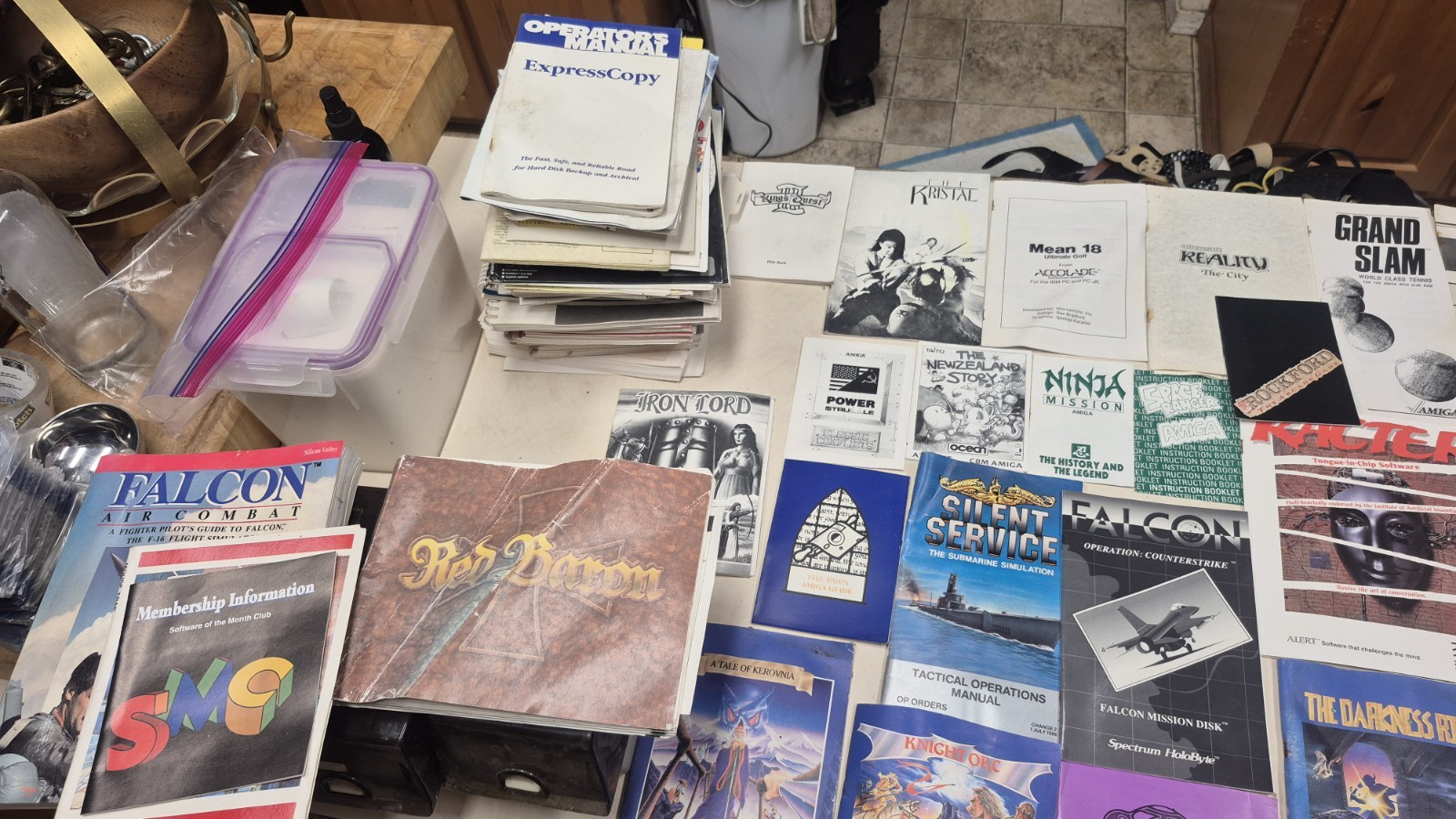 AMIGA Lot Software, Manuals, Programs, Books, Games, Instructions, Commodore