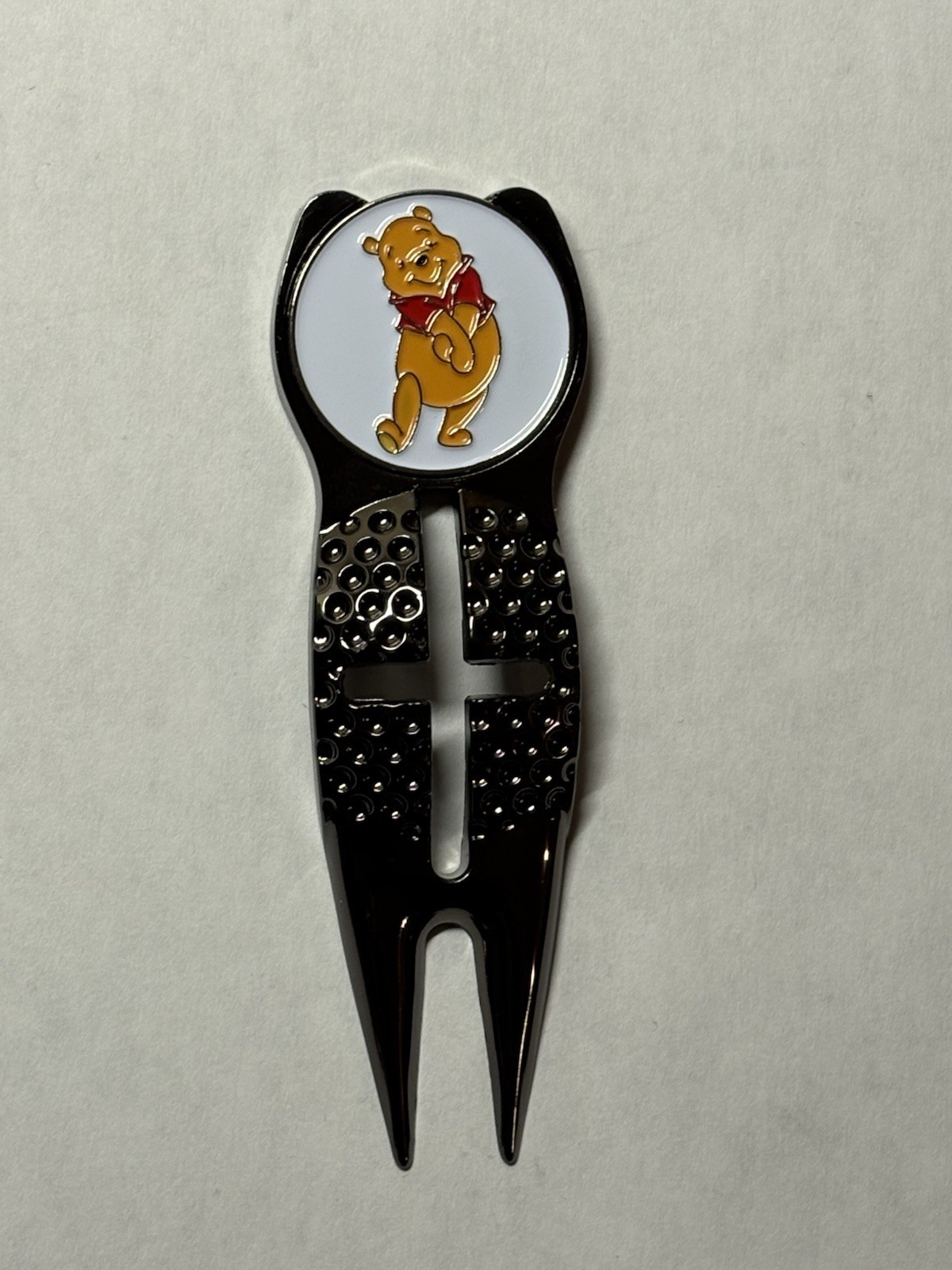 Winnie The Pooh 'Pooh Bear' Disney Crosshairs Divot Tool & 1" Coin Golf Marker