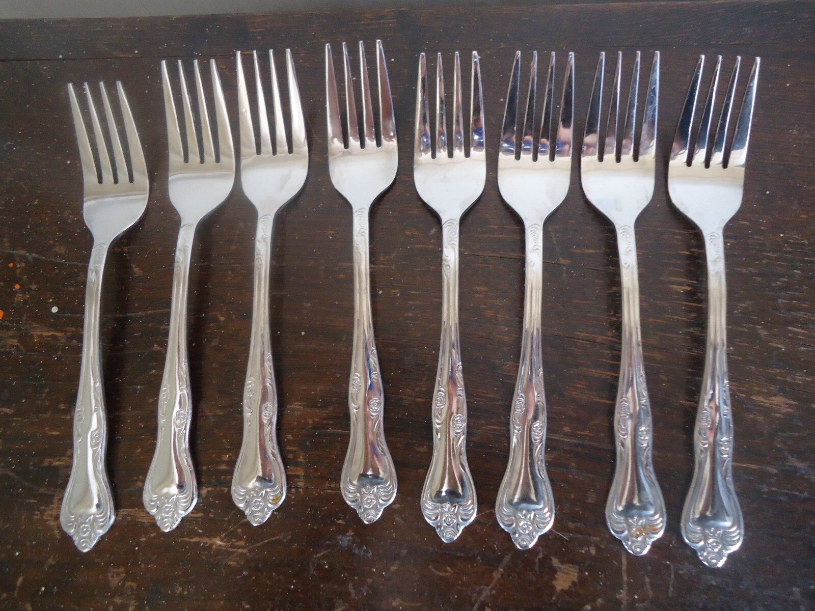 Oneida AZALEA Stainless Glossy Silverware Flatware Salad Fork (one salad fork)