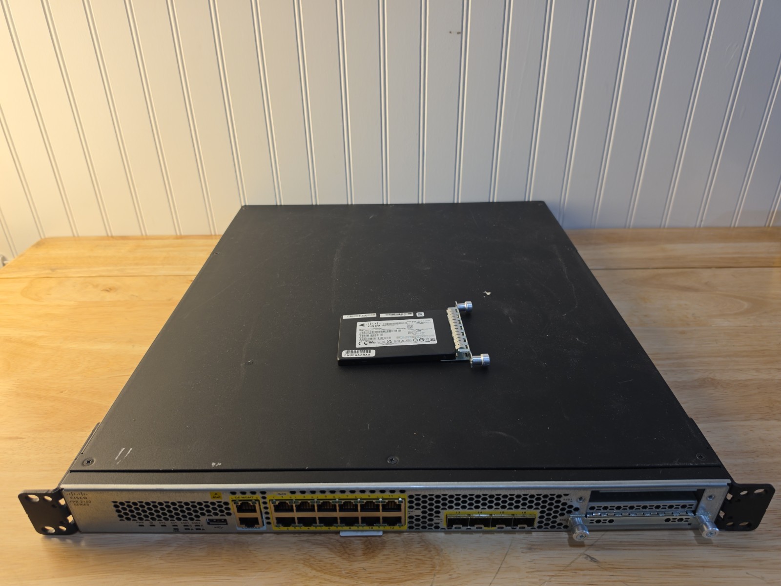 Cisco FPR-2100 11-Port Firewall Security Appliance /w Cisco MTFDDAK100TDT (Read)