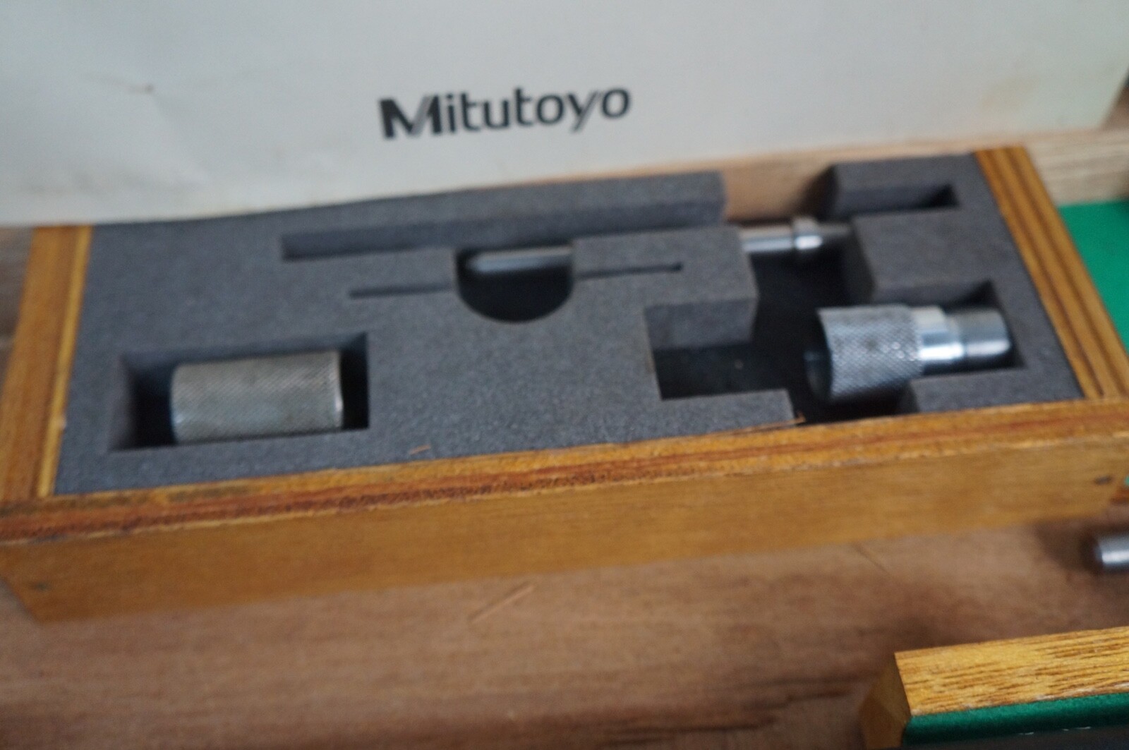 Mitutoyo 511-307 Micrometer head bore gage, 6" -10" Range