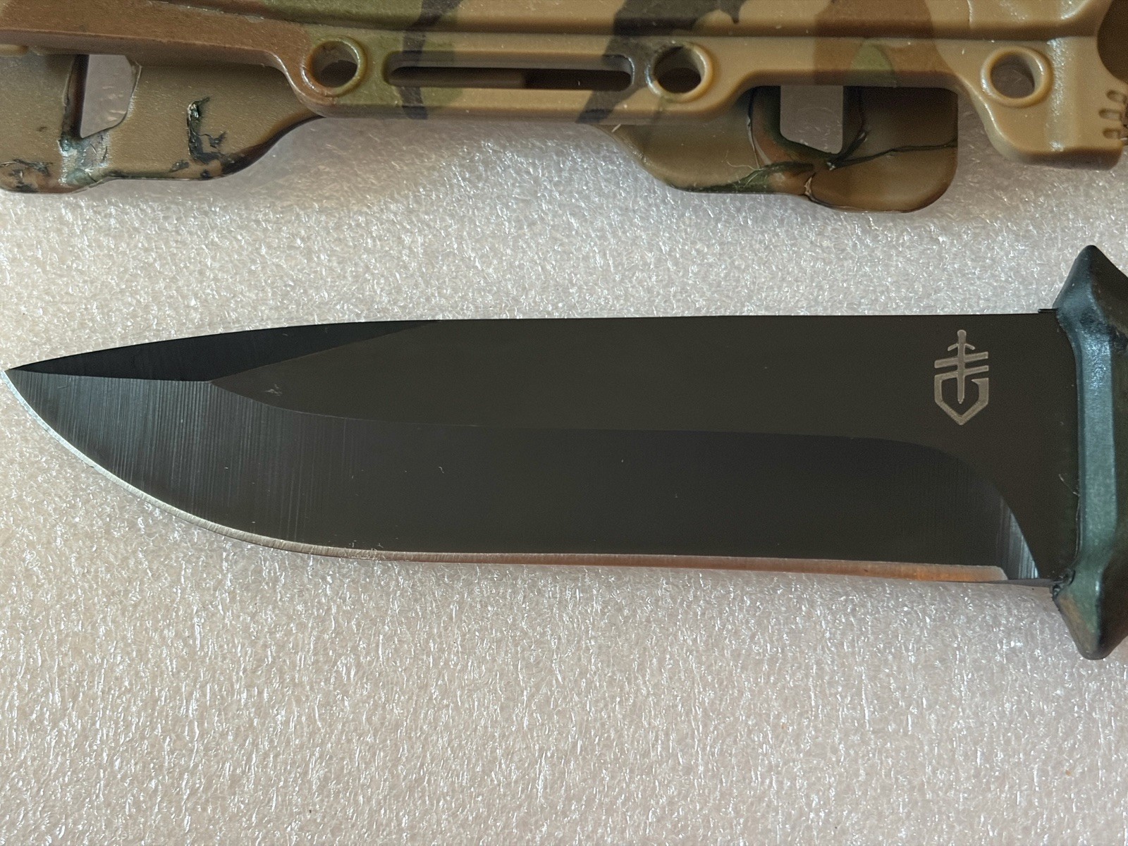 Gerber Strong Arm Knife Brand New Without Box. Camo With Black Blade