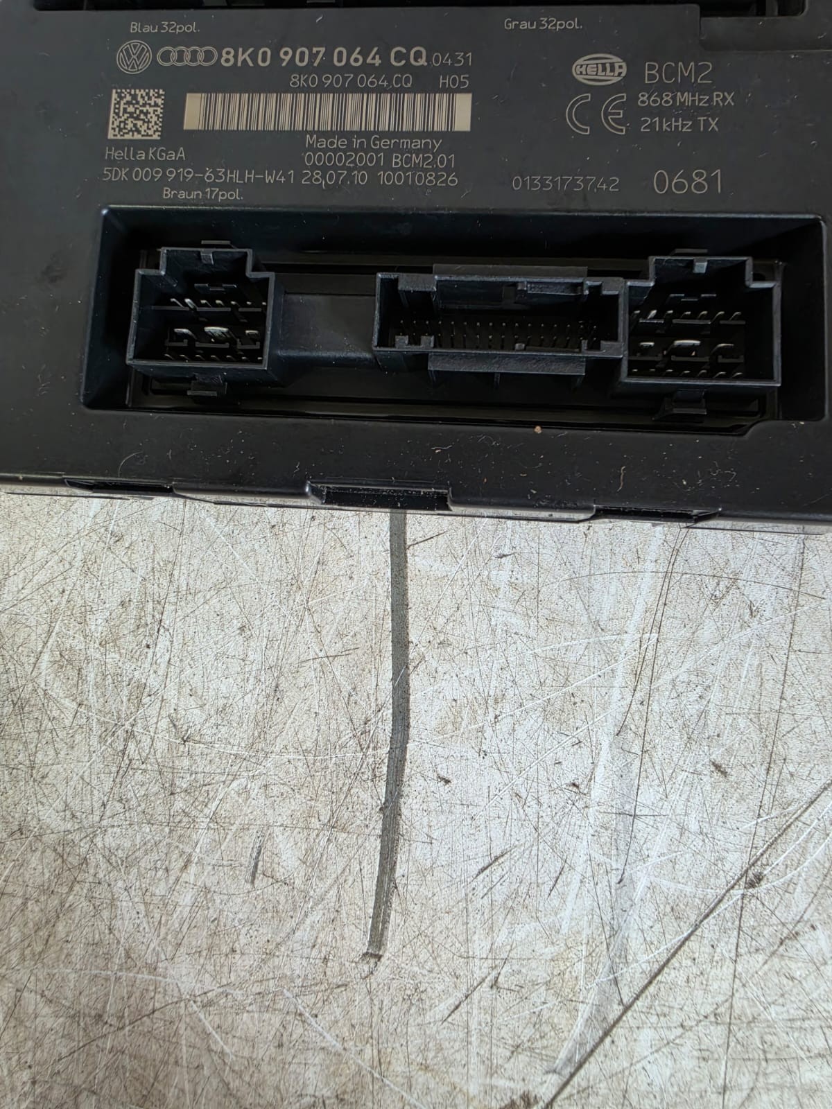 AUDI Q5 2010 BODY CONTROL MODULE BCM 8K0907064CQ