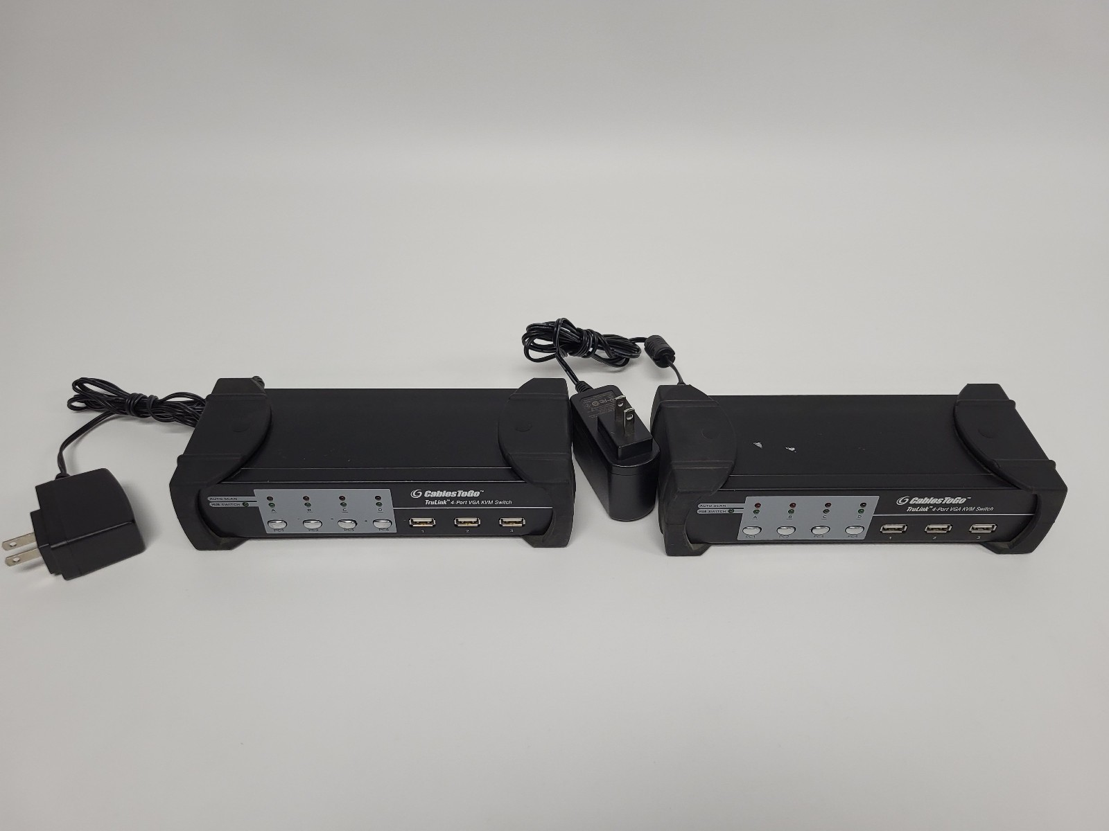 Lot of 2 CablesToGo 35555 Trulink KVM Switch (4-PC to 1-Monitor) VGA, PS/2
