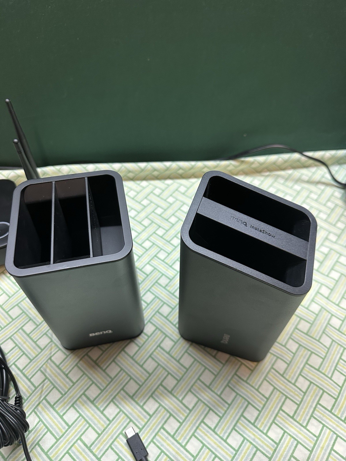 BenQ InstaShow Wireless Presentation System Bundle (Mixed Lot)