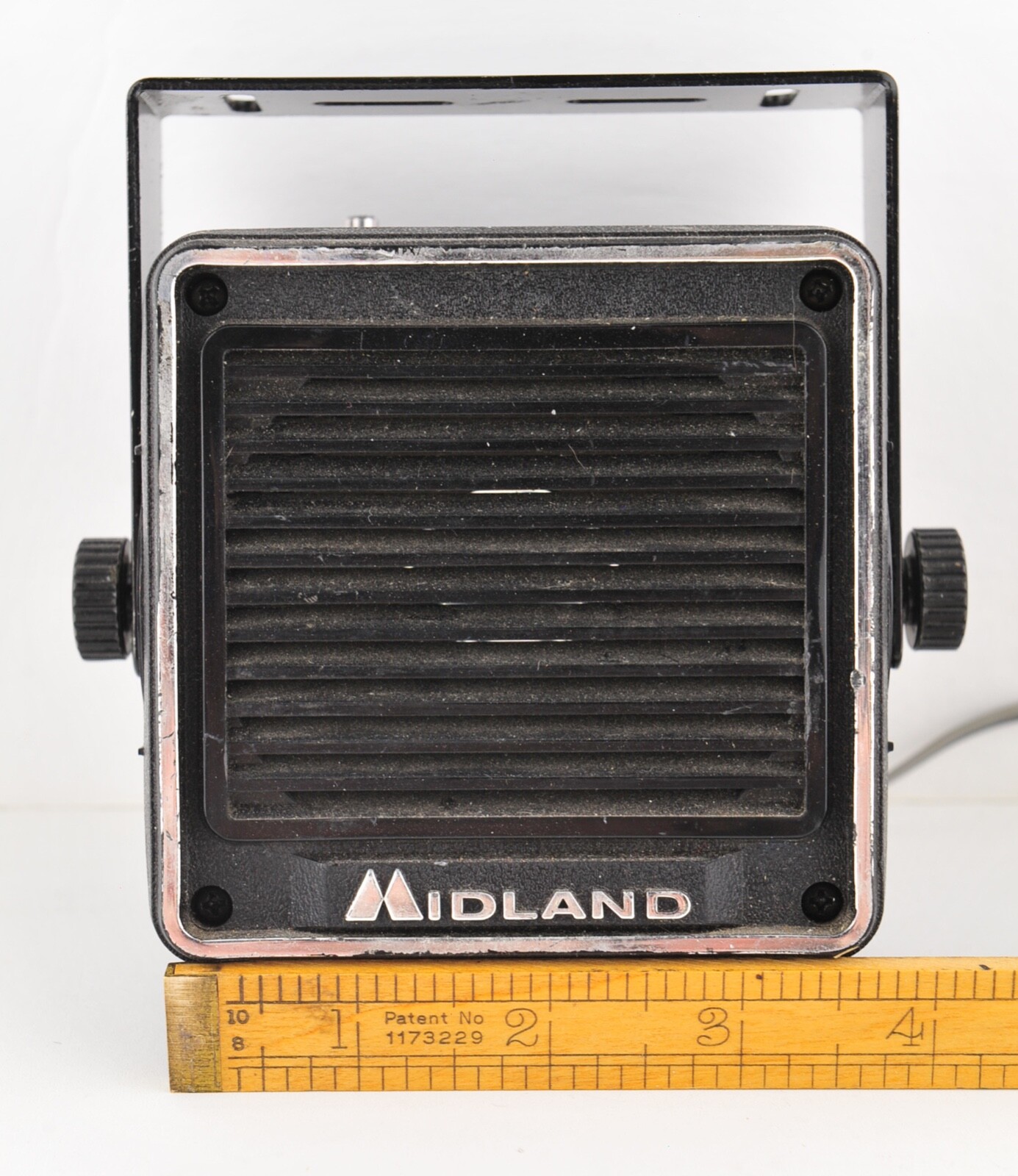 Midland Model 21-404 Extension Speaker & Bracket for CB or HAM Radio