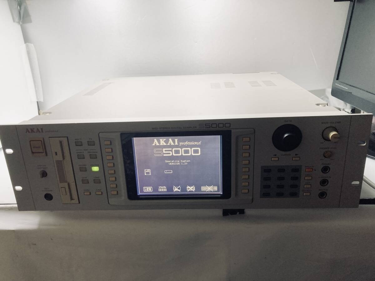 AKAI Professional S5000 MIDI Digital Sampler 256MB RAM BlueSCSI 128 Voice Tested