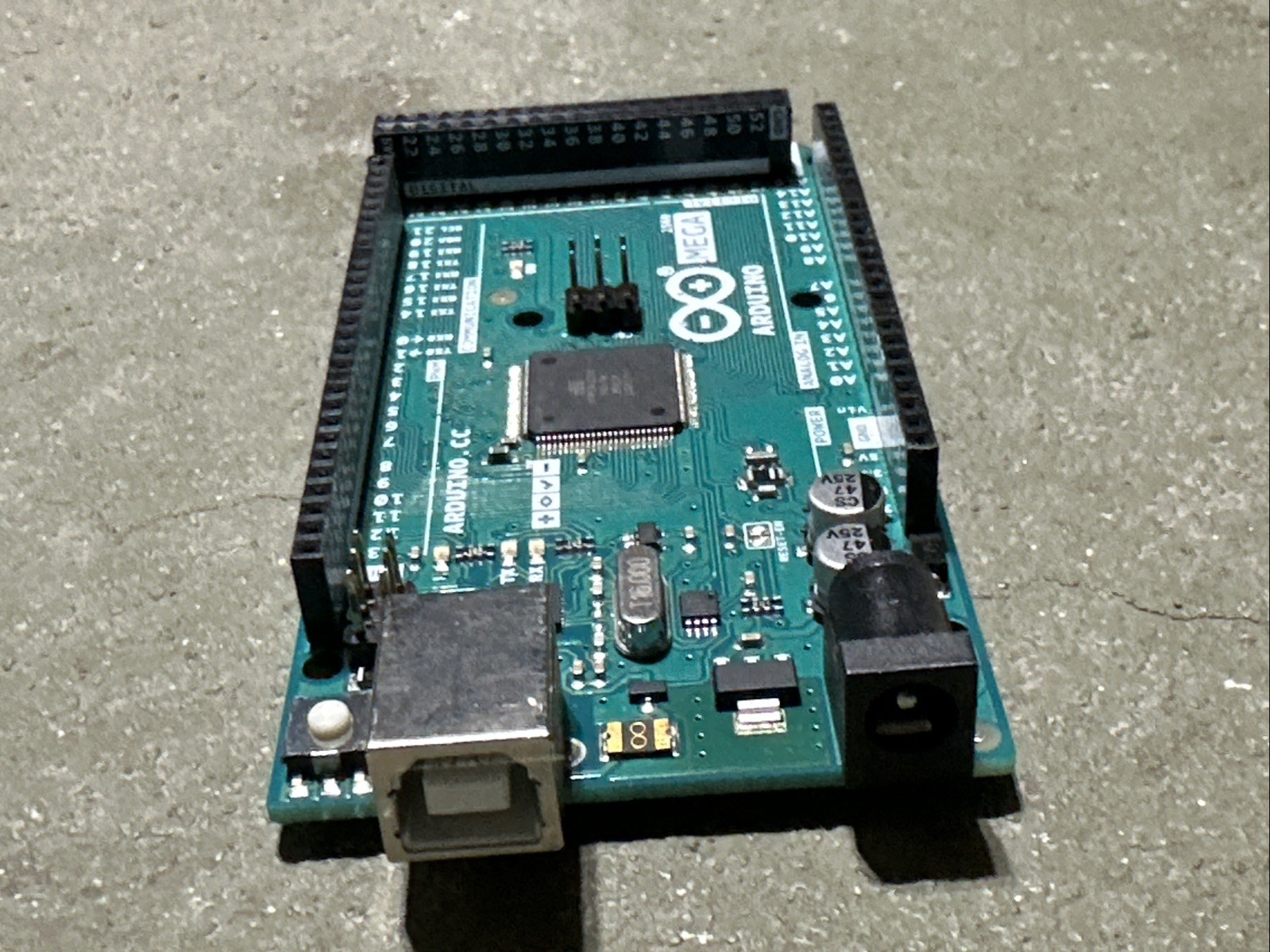ARDUINO MEGA 2560 MICROCONTROLLER CIRCUIT BOARD