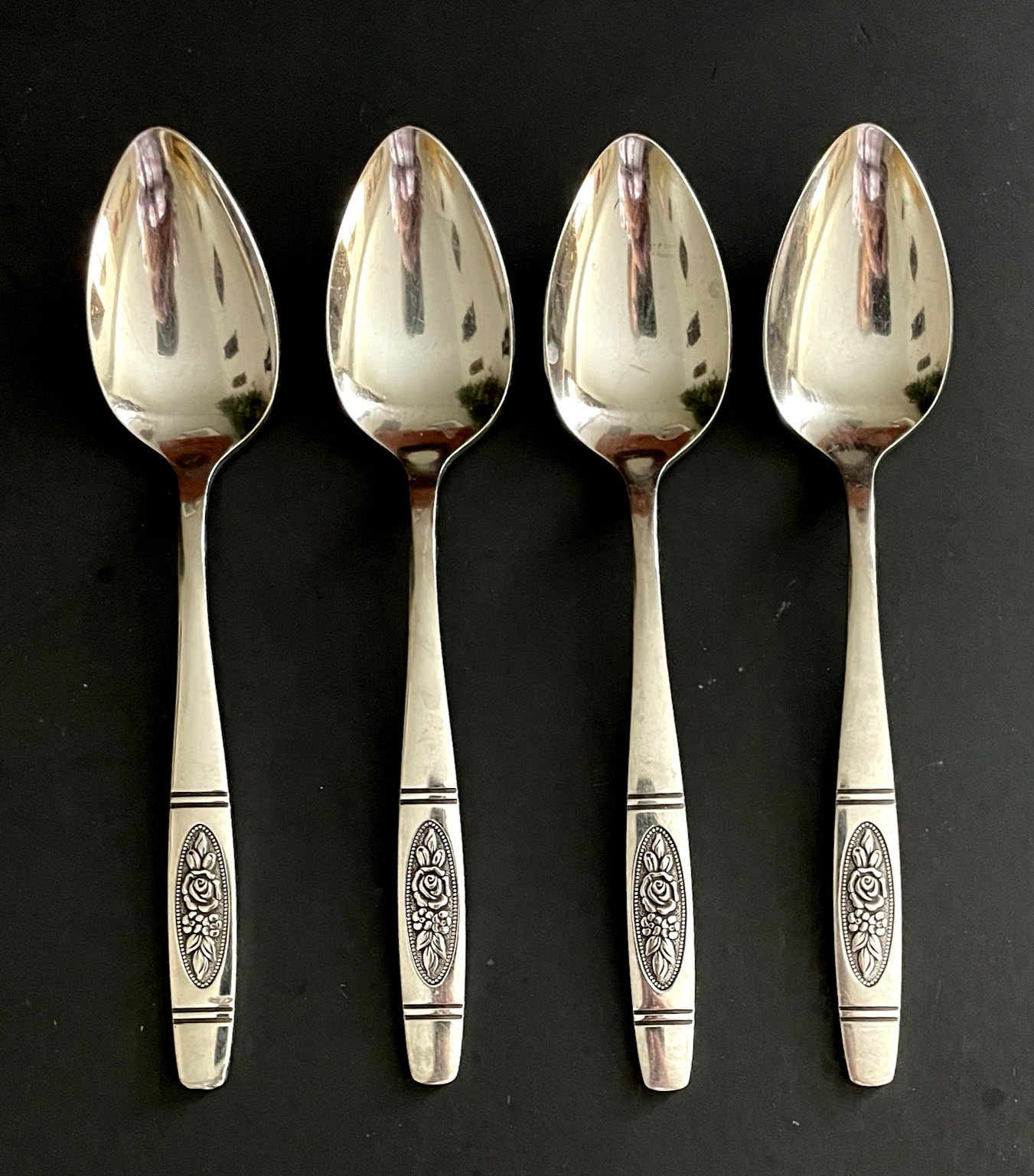 ONEIDA DISTINCTION DELUXE ROSE PENDANT Stainless Flatware SET OF 4 Teaspoons 6"
