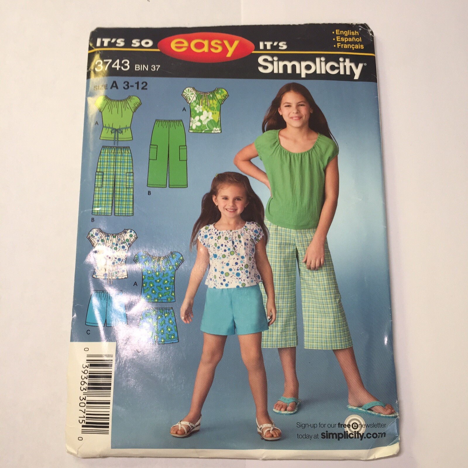Simplicity 3743 Size 3-12 Girls' Top and Cropped Pants or Shorts