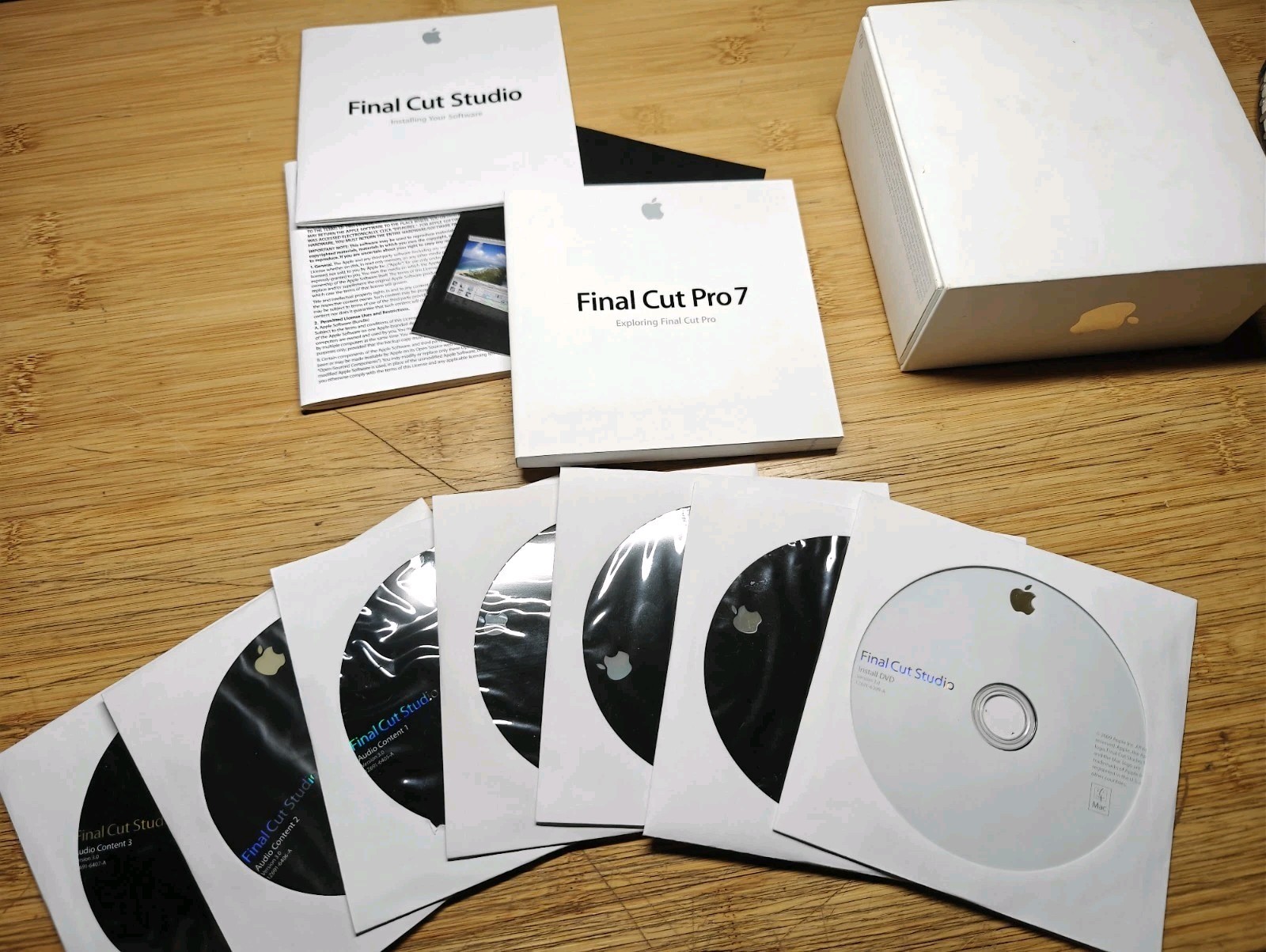 Apple Final Cut Studio 2009 Final Cut Pro 7 Video Editing Software