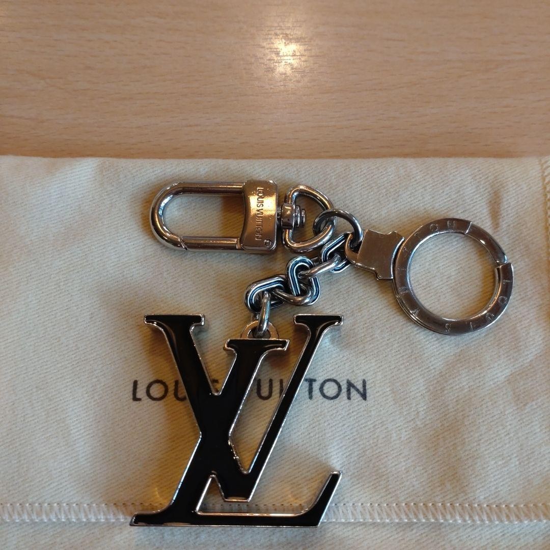 LOUIS VUITTON Key Ring