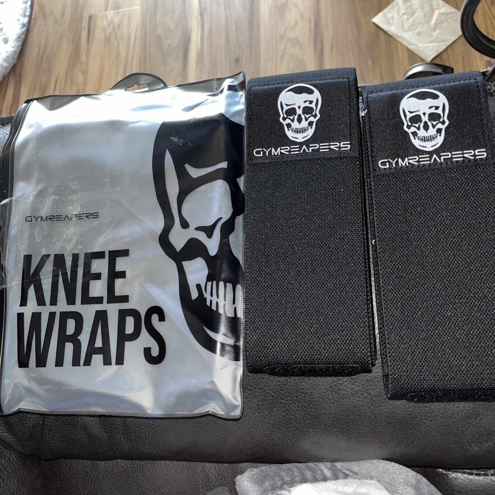 GYMREAPERS KNEE WRAPS 1 NEW Pair- IPF Approved Compression
