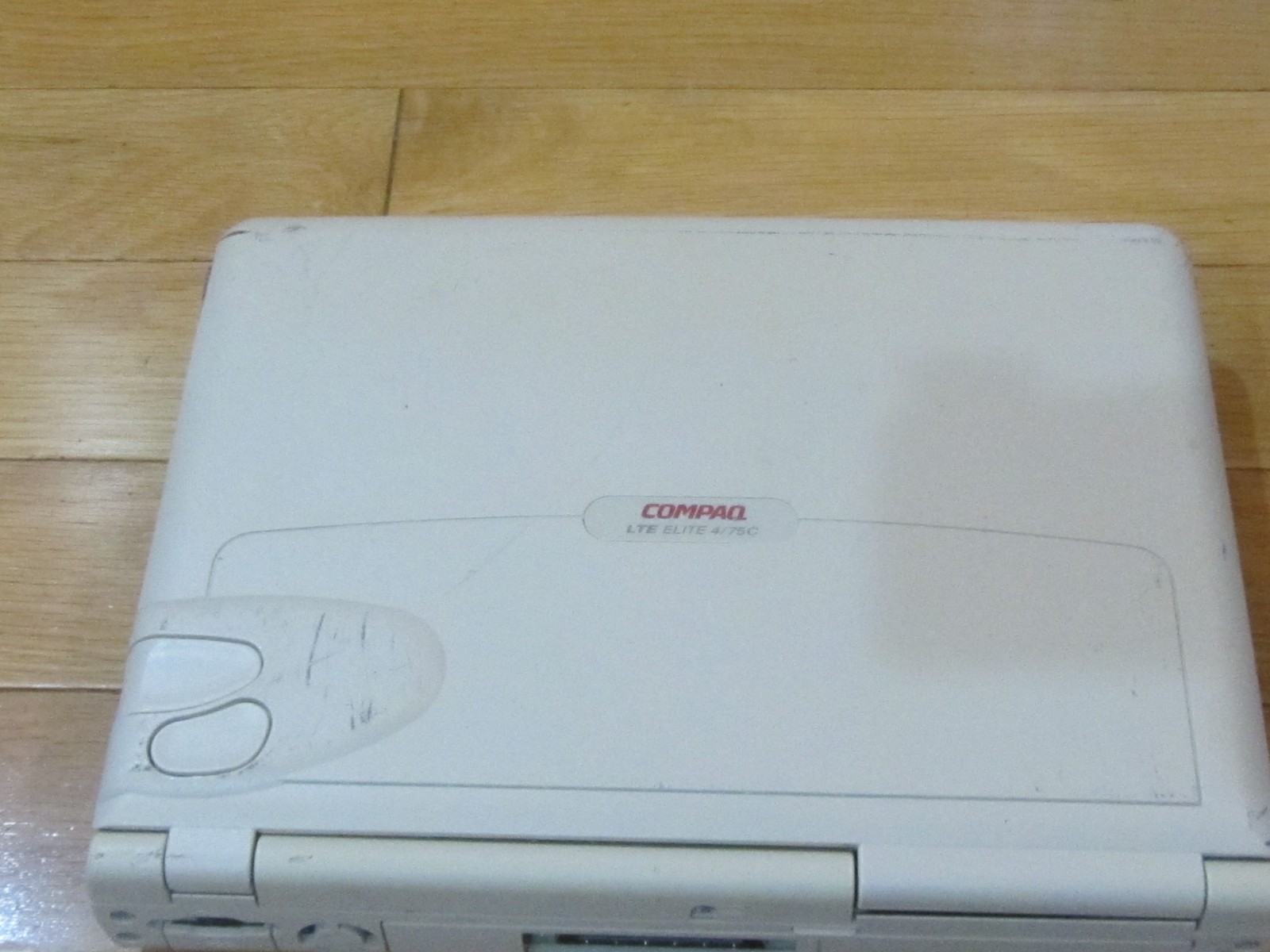 Compaq LTE ELITE 4/75CX  Laptop! For Parts Or Repair! The BEST! Action Packed!