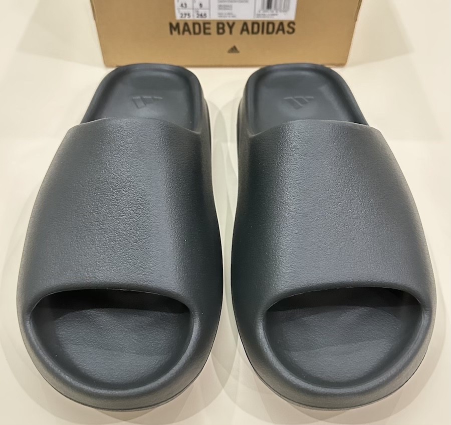 NEW IN BOX adidas Yeezy Slides Dark Onyx ID5103 Men's Size 9
