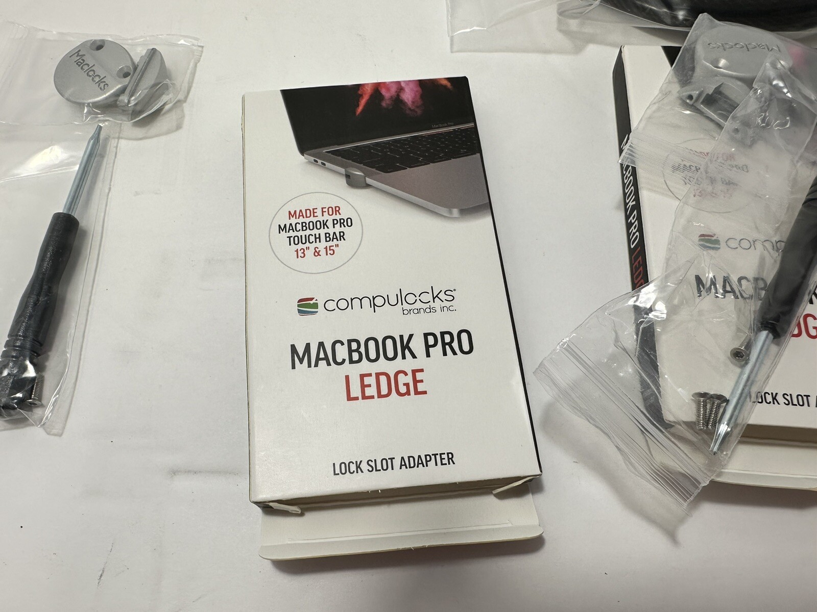 Security Cable & Lock for Macbook Pro 13 & 15 Touch Bar Compu Locks Ledge OEM