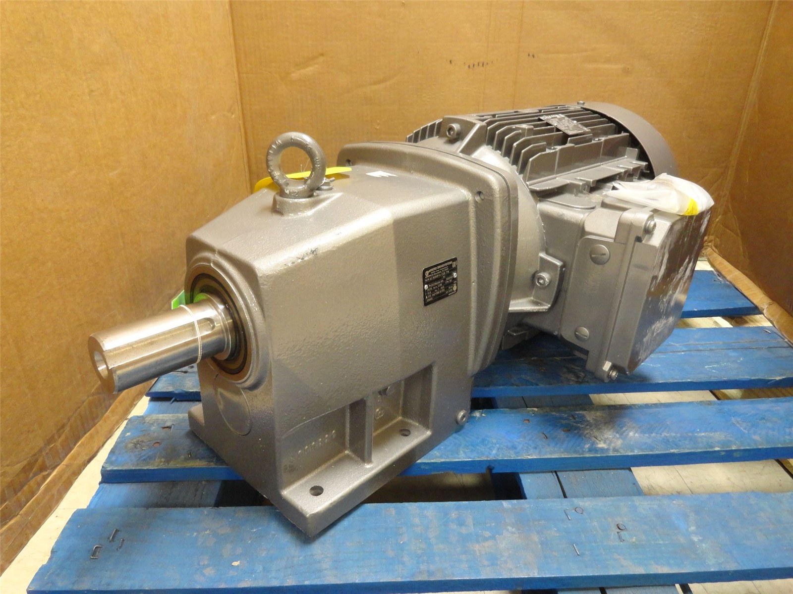 250774 Old-Stock; Nord 203296394-100 Gearmotor 42-160MP/4; 3.89:1 Ratio; 15HP