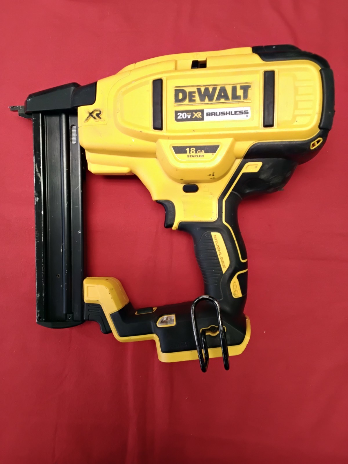 Dewalt DCN681 20V Max XR Brushless 18-Gauge Narrow Crown Stapler (Tool Only)