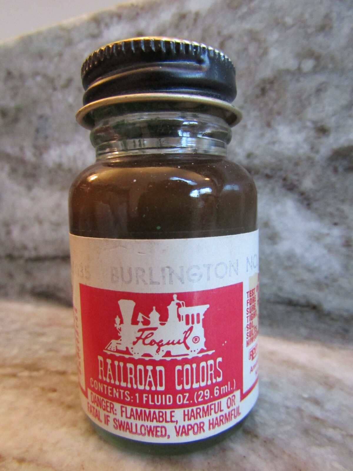 FLOQUIL RAILROAD COLORS MODEL PAINT - 1oz - BURLINGTON NORTHERN GREEN