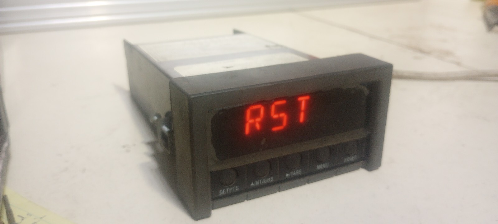 Working NEWPORT ELECTRONICS INFCS-001 STRAIN GAUGE METER 115VAC