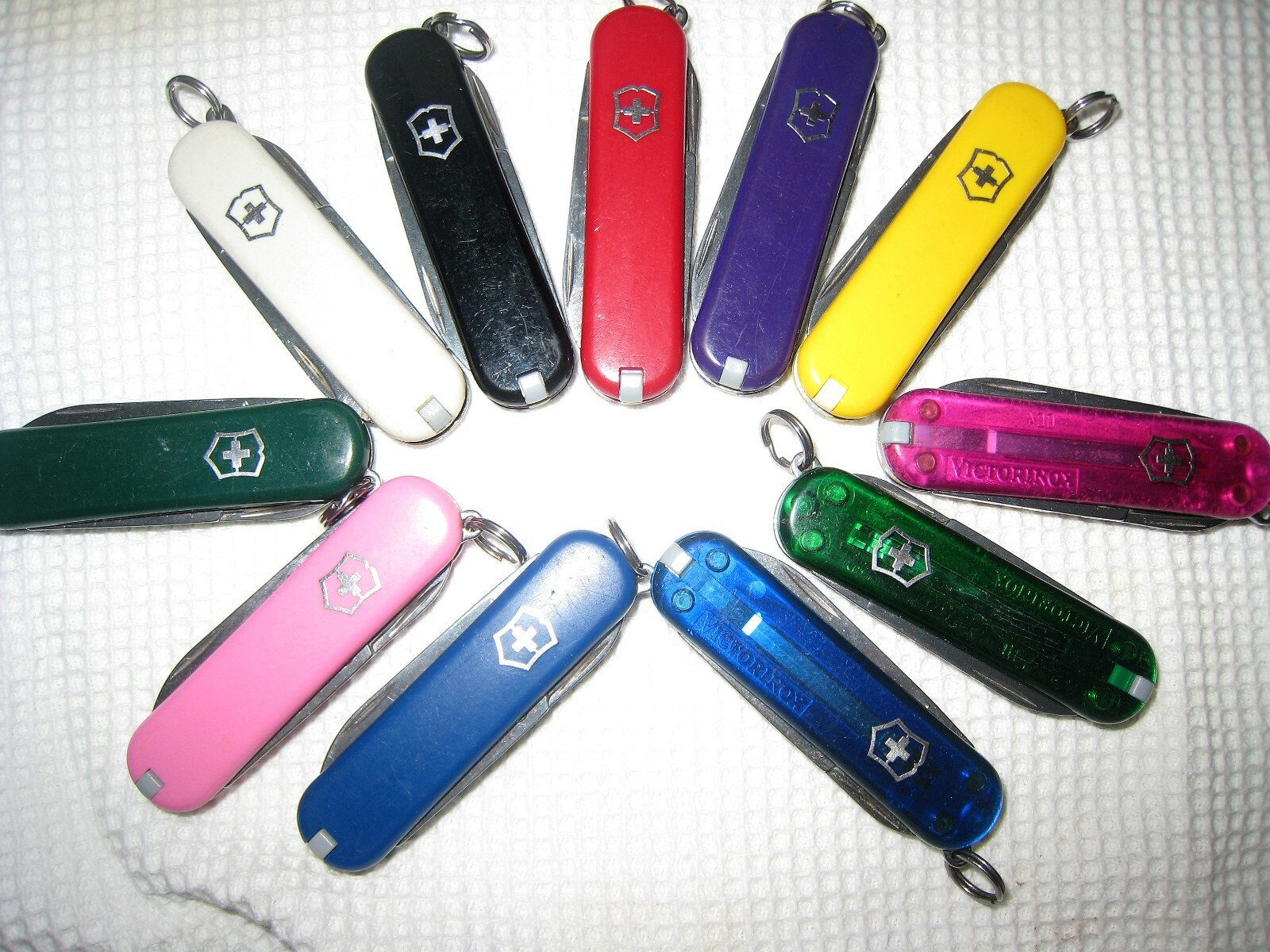 SWISS ARMY VICTORINOX CLASSIC SD POCKET KNIFE MINI MINIATURE SMALL TINY KEYCHAIN