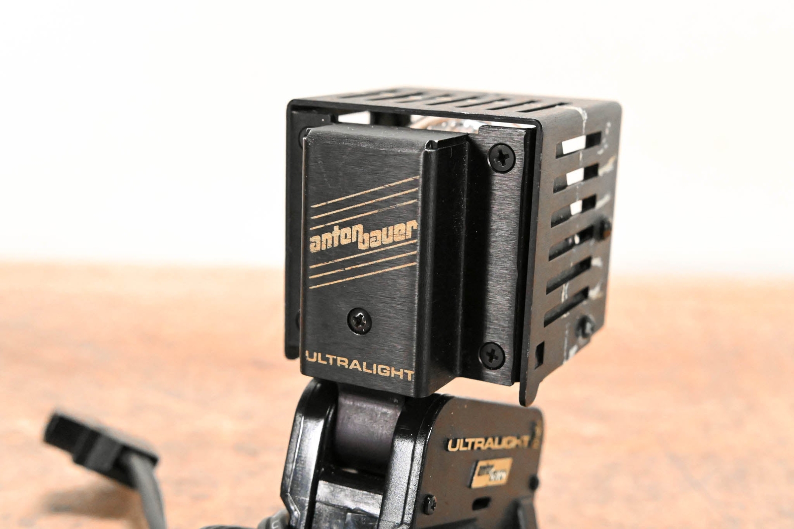 Anton Bauer Ultralight 2 On-Camera Light CG003EG