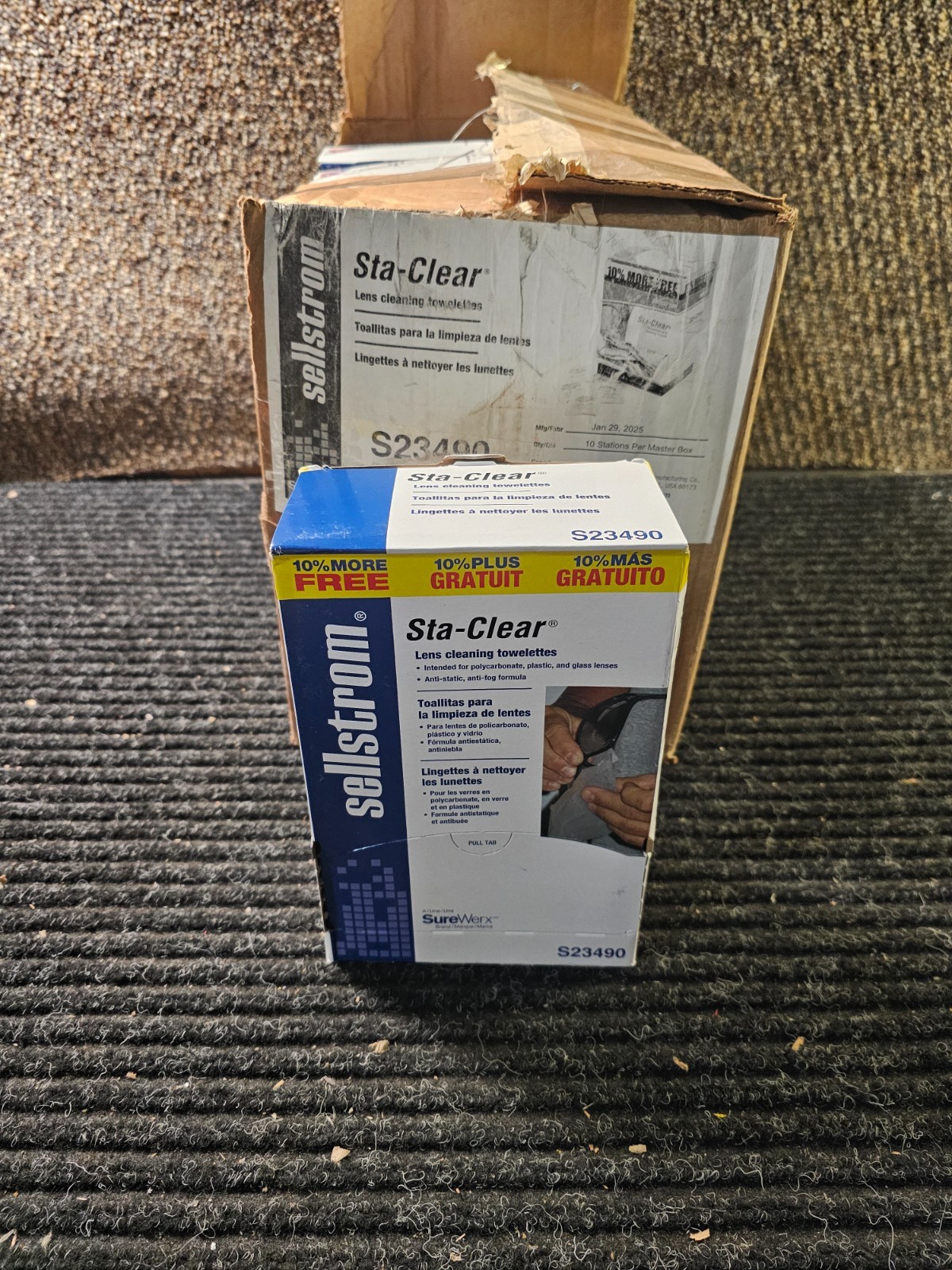 (QTY 1100) Sellstrom S23490 Sta-Clear Pre-Moistened Lens Cleaning Tissue Packets
