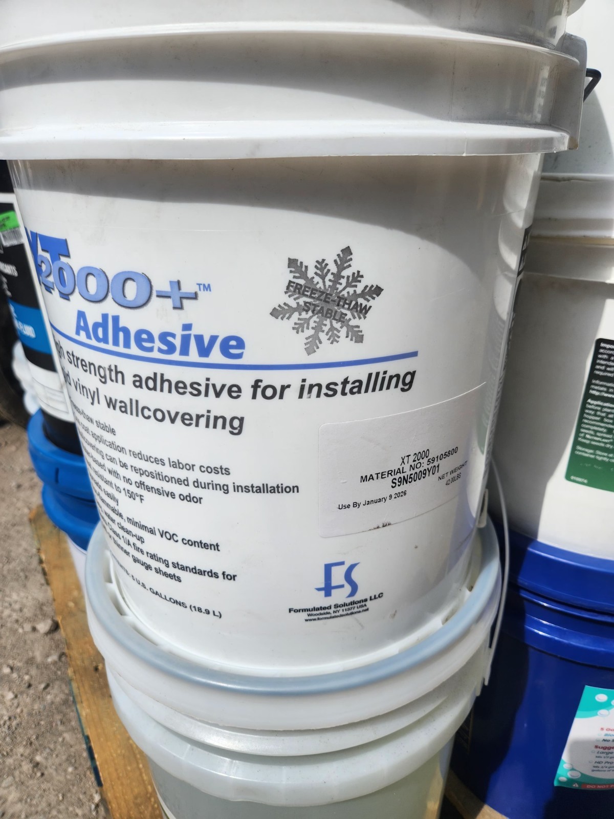 XT 2000+ High Strength Adhesive 5 Gal S9N5024Y01 BB 01/26