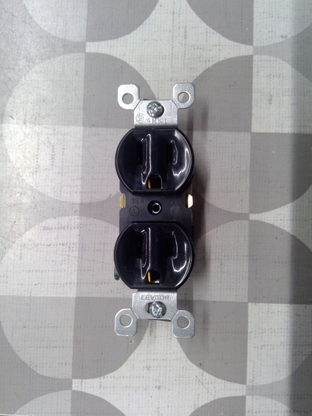 Leviton 5320-ECP 15A 125V 2 Pole 3 Wire Duplex Receptacle, Black *Free Shipping*