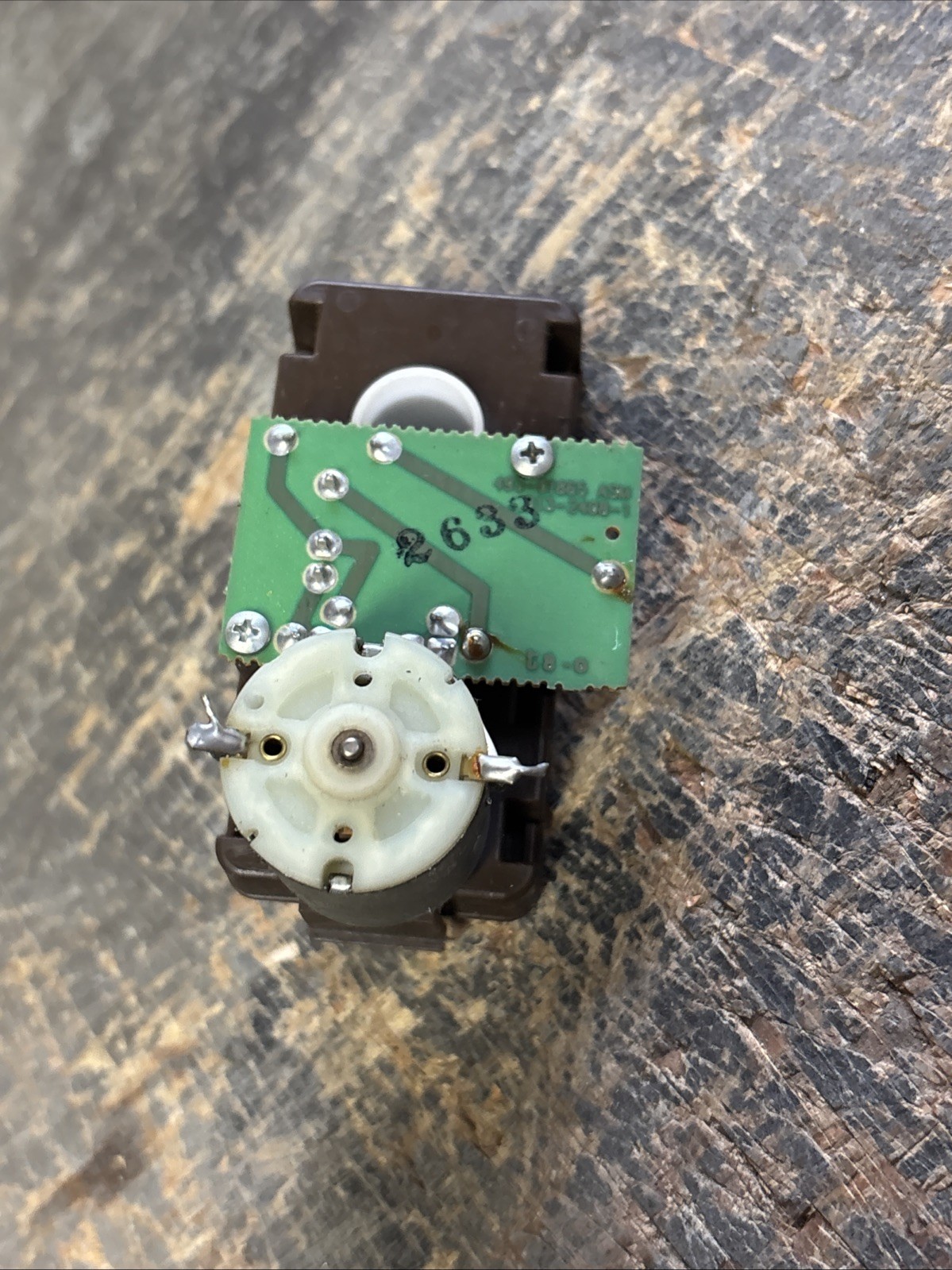 ROWE 5900 Snack Motor Assembly May Fit Others All Work Other Parts Listed Also