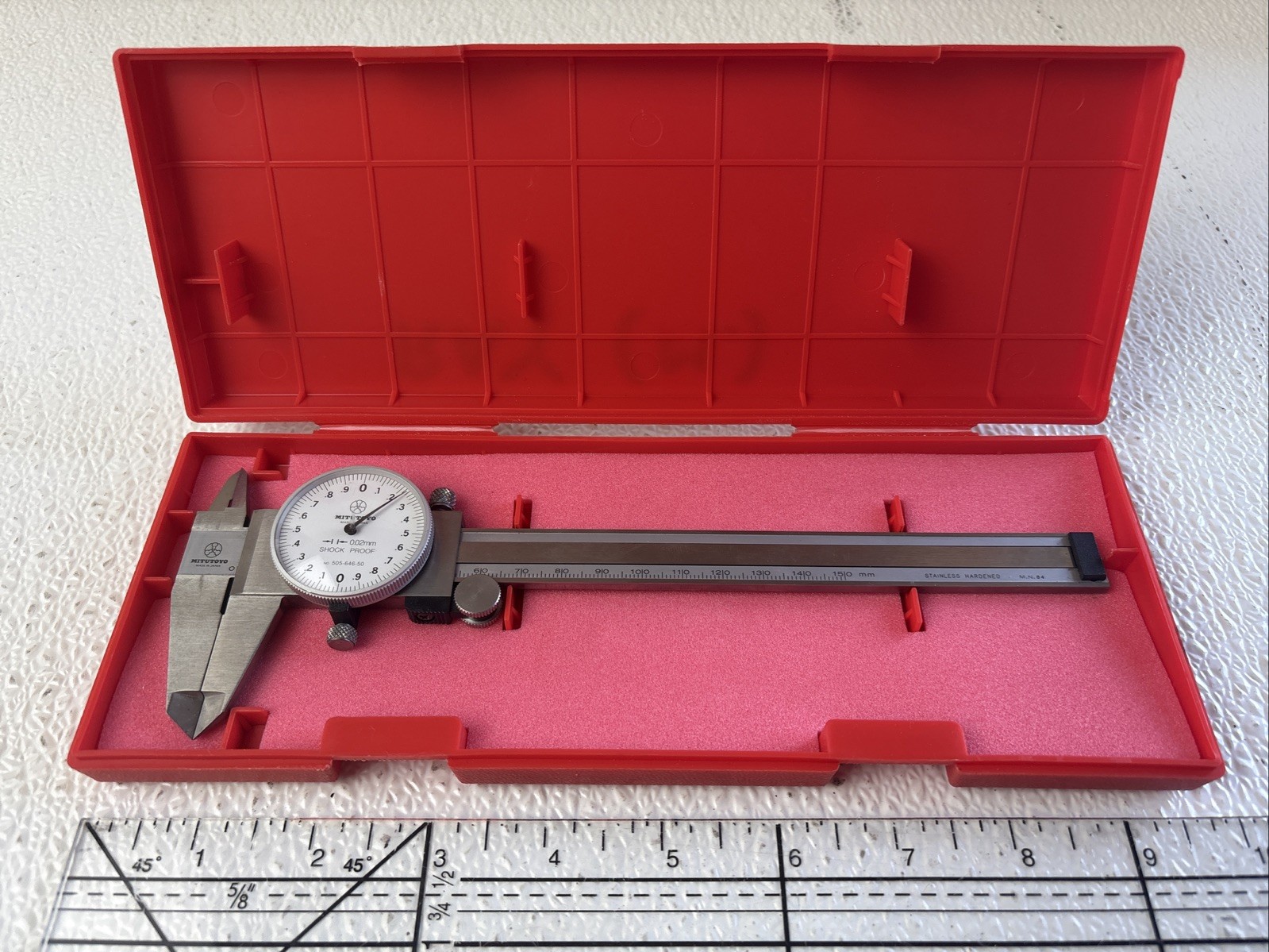 MITUTOYO 6" METRIC DIAL CALIPER .002mm GRAD #505-646-50 D15T Japan