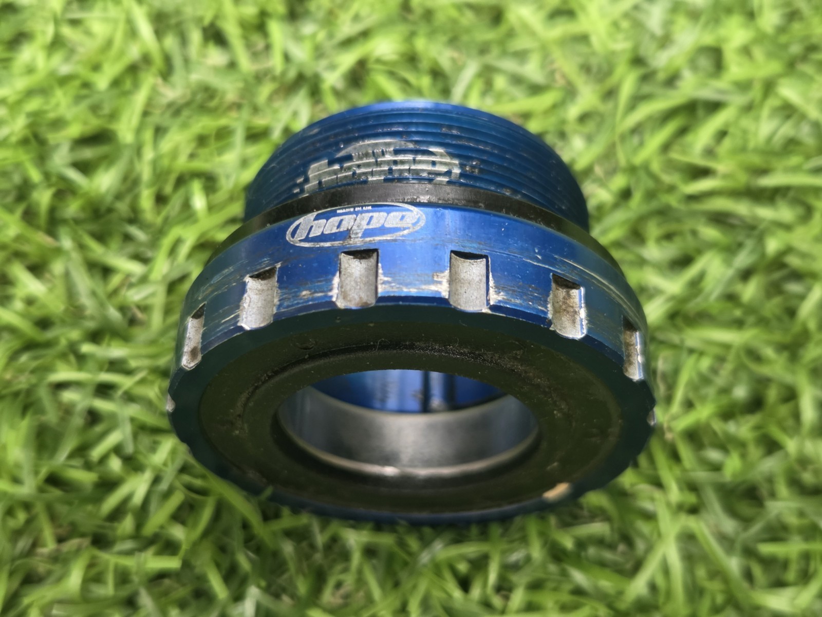 Hope Threaded Blue 83mm BB For 24mm (Shimano, Raceface) Spindle
