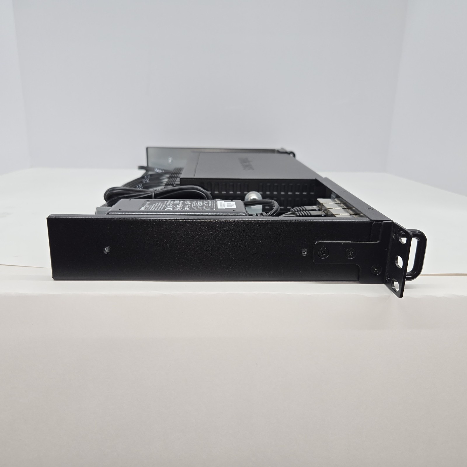 SonicWall TZ500 Firewall Rack Mount Powers On Untested